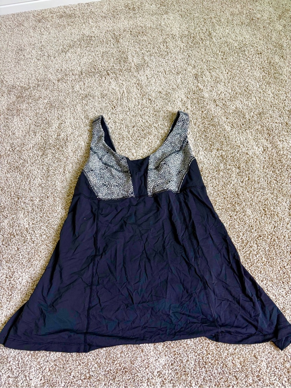 Lululemon 🍋 Navy & Black and White size 8 Flowy Tank Top